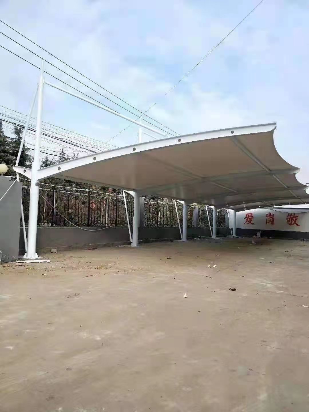 膜結構自行車棚